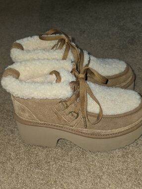 Ugg Womens Tan Suede Platform Sherpa Lined Lace-Up Boots